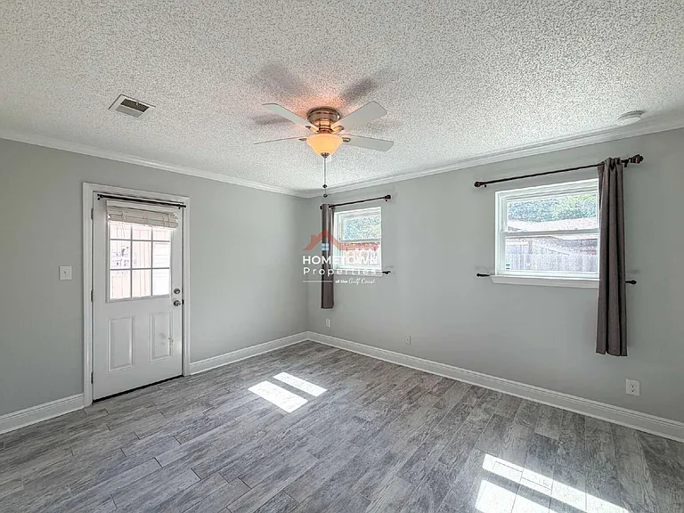 220 Cordoba St — Photo 17