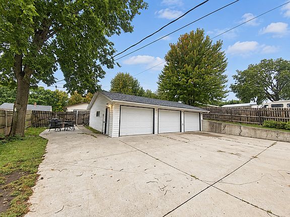 2nd image of 706 7th St