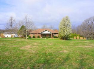 597 Country Meadows Rd, Highlandville, MO 65669