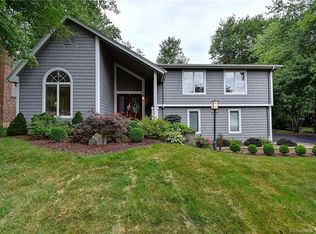6 Pondview Dr, Cromwell, CT 06416