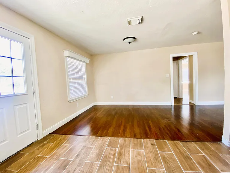 1693 Stonewall St — Photo 9