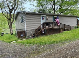 205 Upper Godfrey Dr, Leechburg, PA 15656
