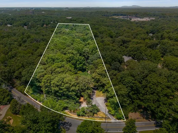 5768 Riverside Dr, Atlanta, GA 30327