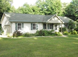 8505 Bent Pine Dr, Lake Ann, MI 49650