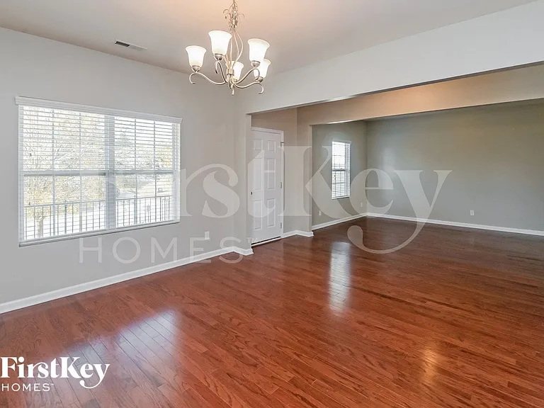 2000 Yellow Daisy Dr — Photo 8