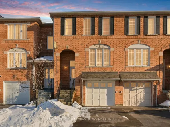 2 Clay Brick Ct #92, Brampton, ON L6V 4M7