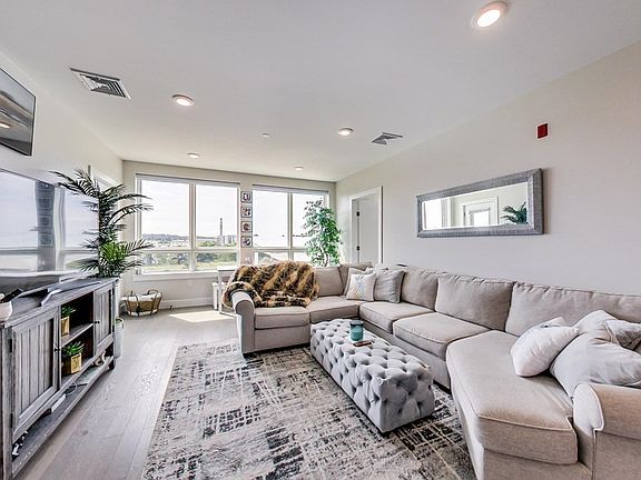 4th image of 130 Broad Reach Unit 206