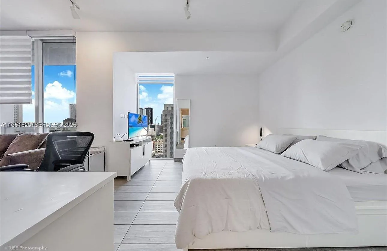 1 bed, 1.0 bath, 430 sqft, $2,700 — Photo 2