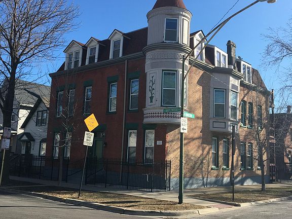 2nd image of 2125 N Maplewood Ave