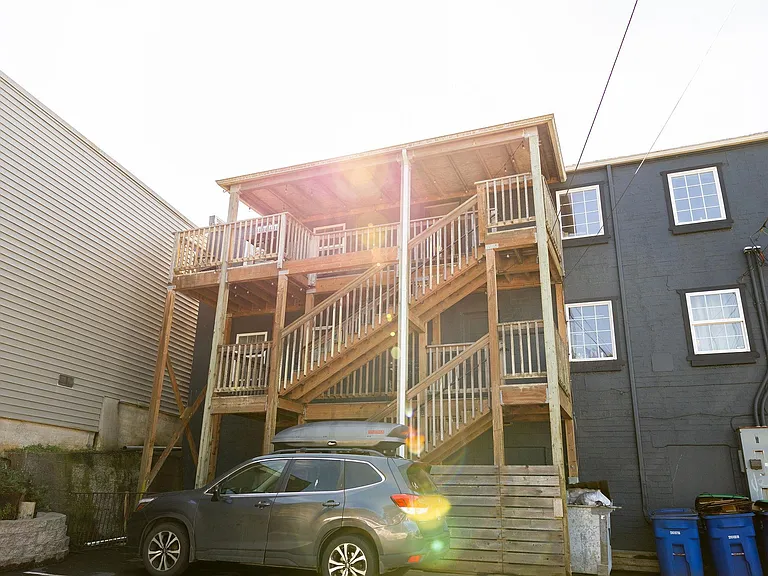 304 SE Highway 101 — Photo 42