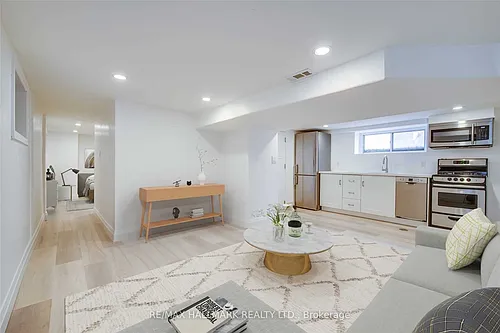 24 Barrington Ave Photo 1