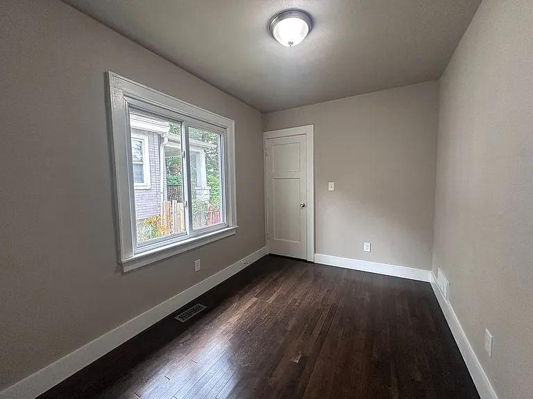 3307 N 42nd St — Photo 16