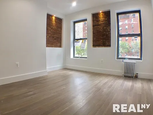 Rented by REAL New York | media 2
