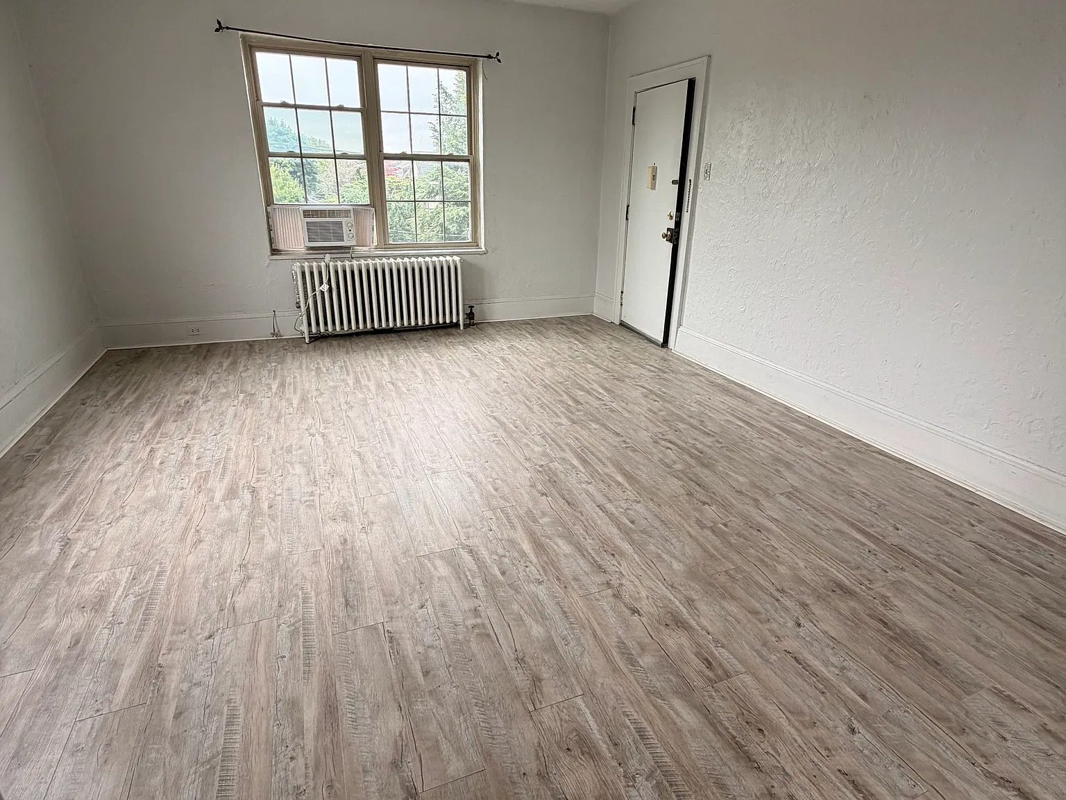 2 bed, 1075 sqft, $1,150 — Photo 2