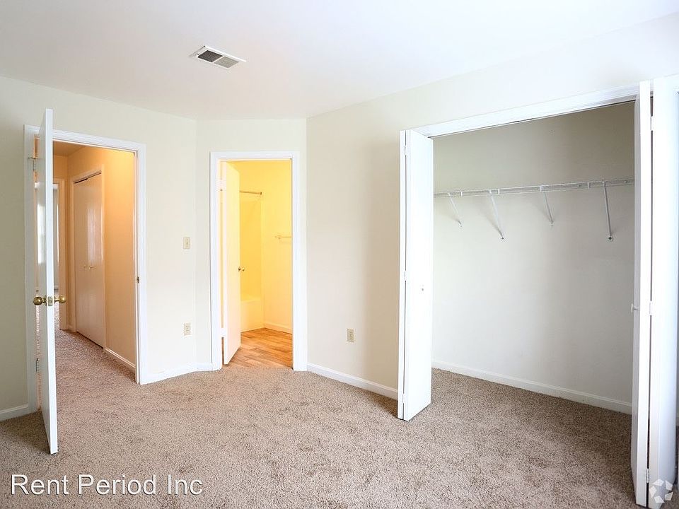 2nd image of 3912 Eastgate Dr