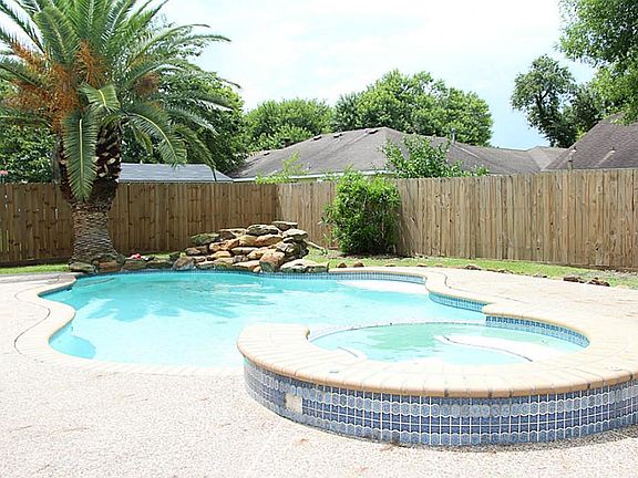 5th image of 10819 Birch Dr