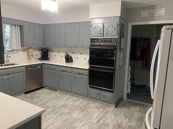 5th image of 907 Upland Dr