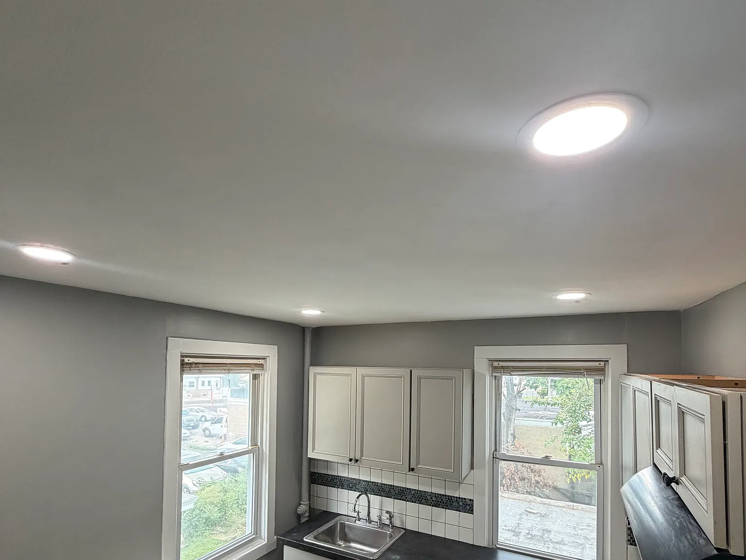 4 bed, 1250 sqft, $2,325 — Photo 2