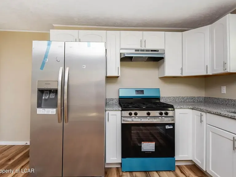 449 Moss St #1 — Photo 7