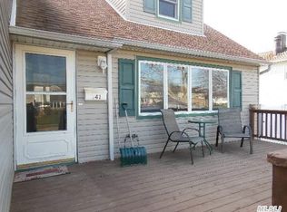 141 Harrison Ave, Island Park, NY 11558
