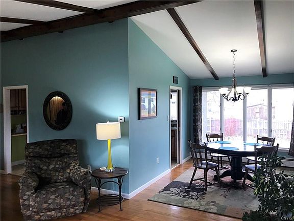 3rd image of 6163 Meadow Dr
