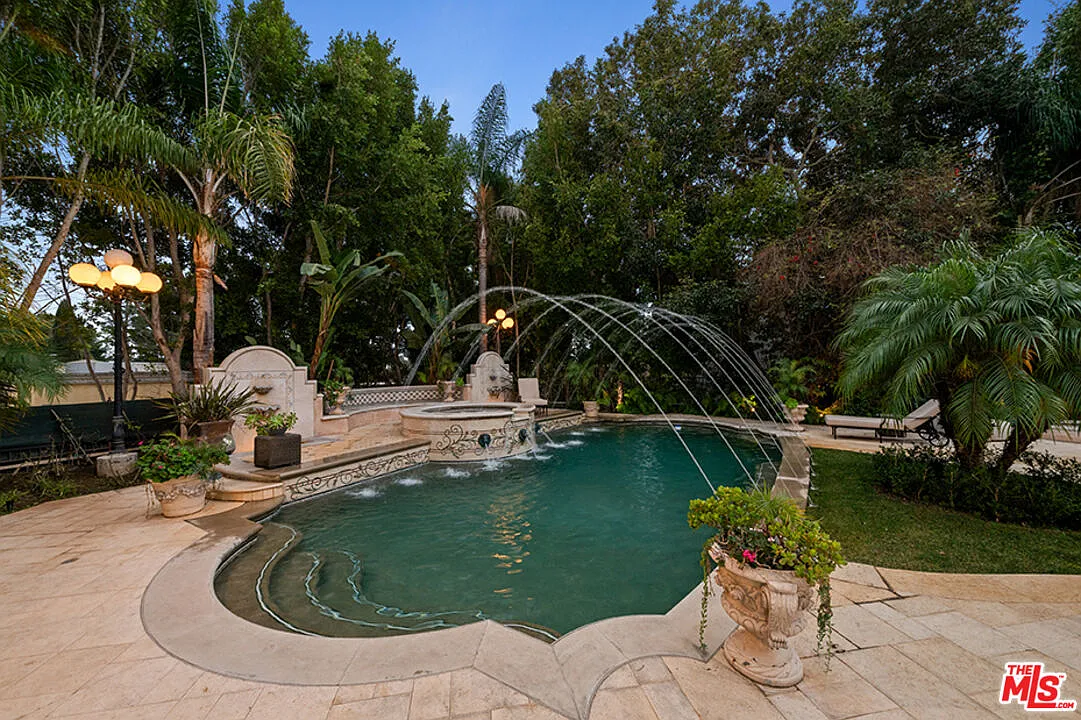 7 bed, 9.0 bath, 10435 sqft, $65,000 — Photo 2