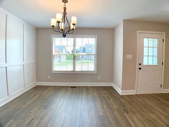 5th image of 733 Banister Dr