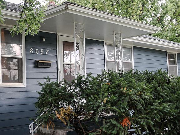 2nd image of 8087 Castelar St