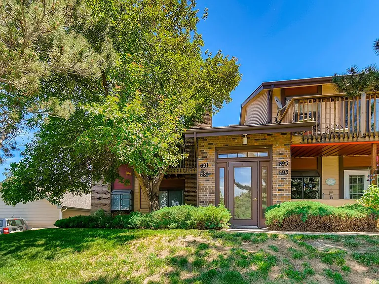 691 Canyon Dr — Photo 1