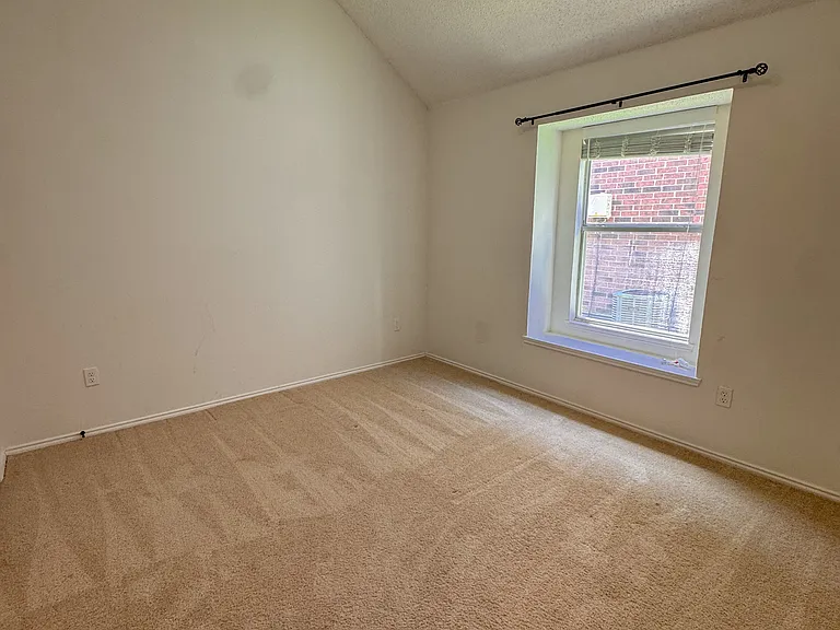 7015 Hillwood Dr — Photo 18