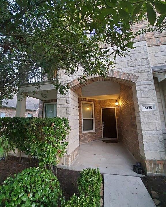 1st image of 13718 Lake White Rock Dr