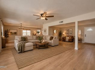 3040 E DAHLIA Drive, Phoenix, AZ 85032