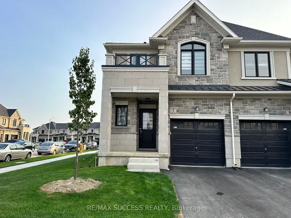 30 Mia Dr #7, Hamilton, ON L9B 0K1