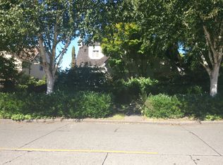 2637 W Viewmont Way W, Seattle, WA 98199