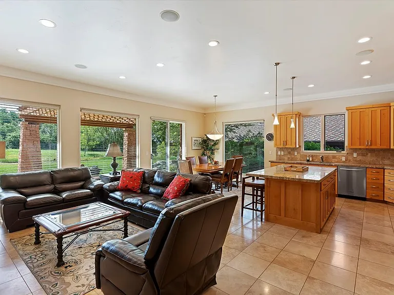 4859 E Eagleridge Dr — Photo 9