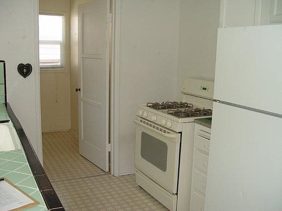 4th image of 7920 La Mesa Blvd