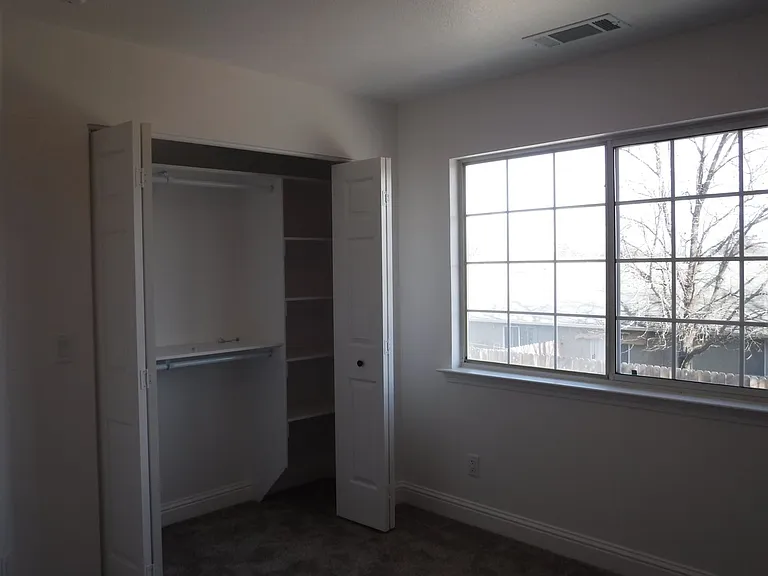 826 Cally Ct — Photo 5