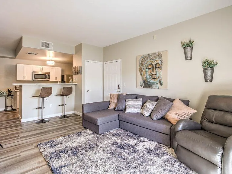 8250 N Grand Canyon Dr #1055 — Photo 2