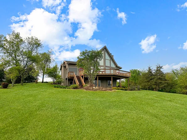 330 Thunder Bay Rd, Galena, IL 61036