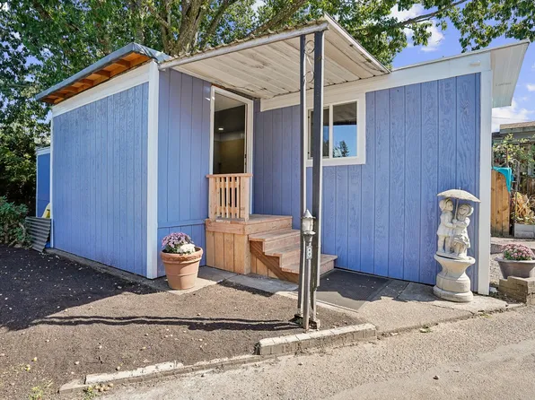 5990 SE King Rd Unit 8, Milwaukie, OR 97222