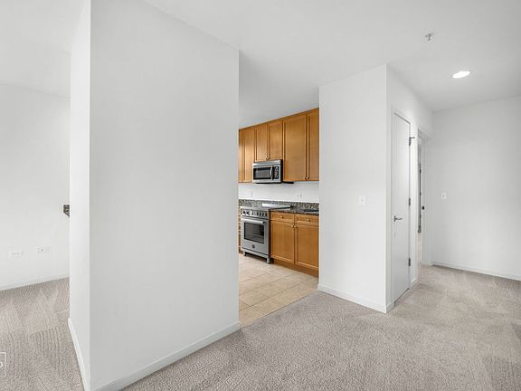 5th image of 125 N Euclid Ave APT 302