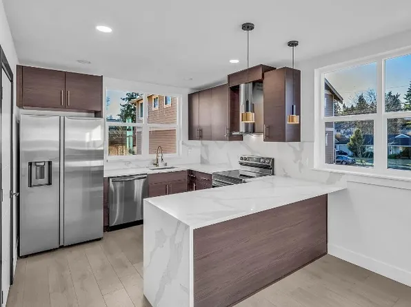 9756 8th Ave NW, Seattle, WA 98117