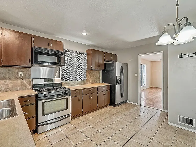 320 High St — Photo 10