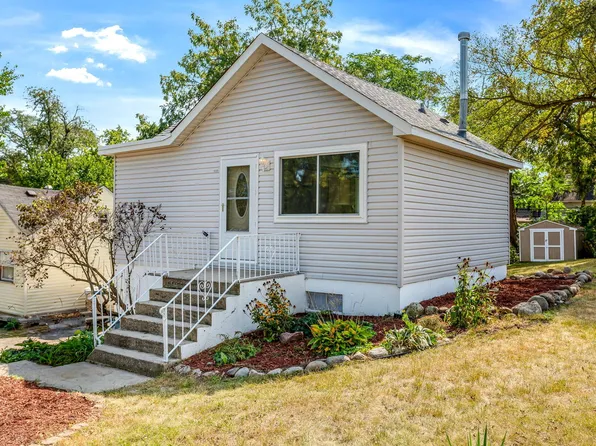 5305 Fountain Ln, McCullom Lake, IL 60050