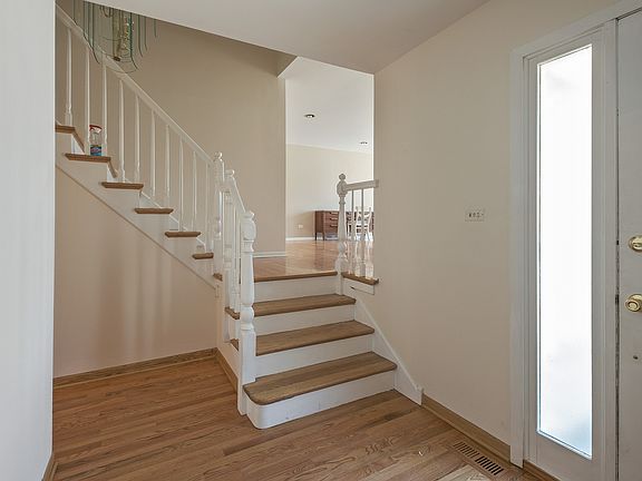 2nd image of 626 Lacrosse Ave