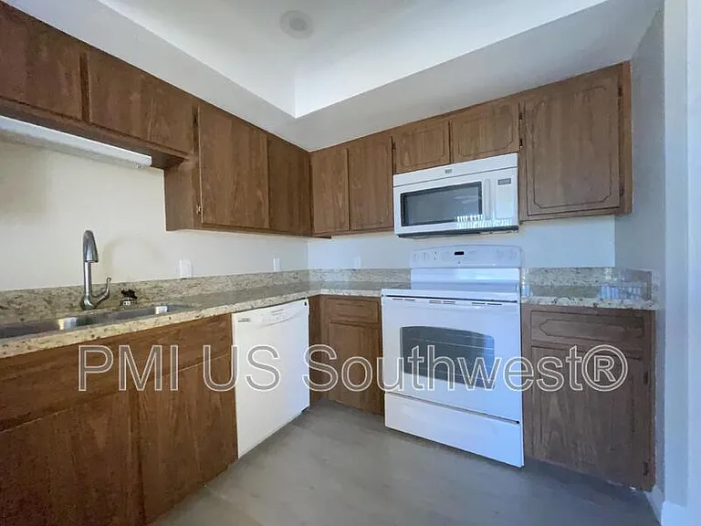 1611 Highway 95 #B208 — Photo 12