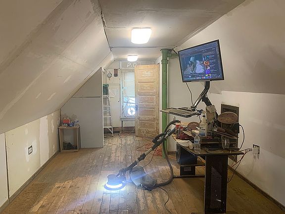 2nd image of 1371 Ontario Ave