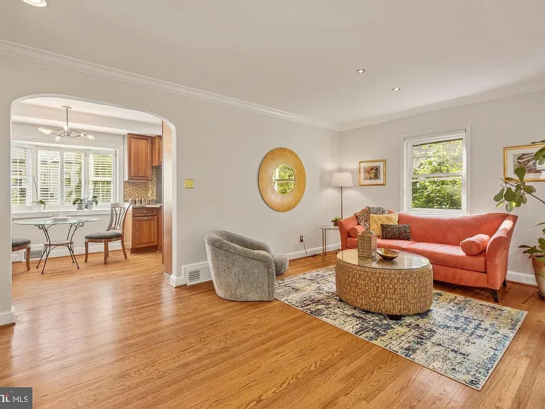 205 W Cameron Rd — Photo 9