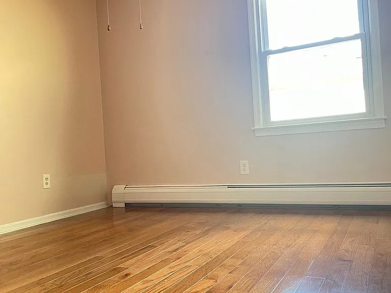 22 Troy St — Photo 7