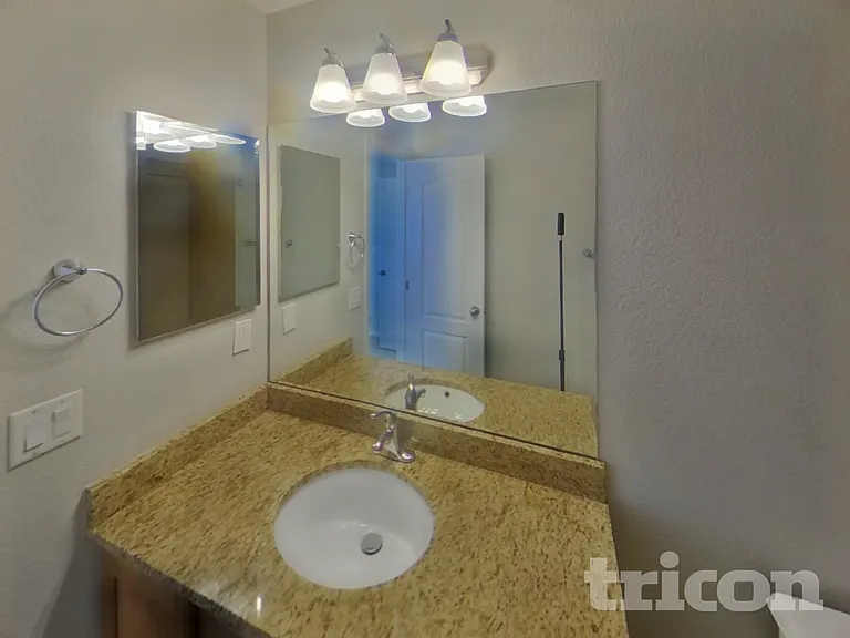 7335 Dobbs Dr — Photo 10